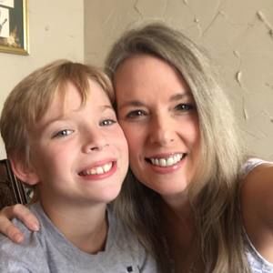 Meet your Posher, Dina